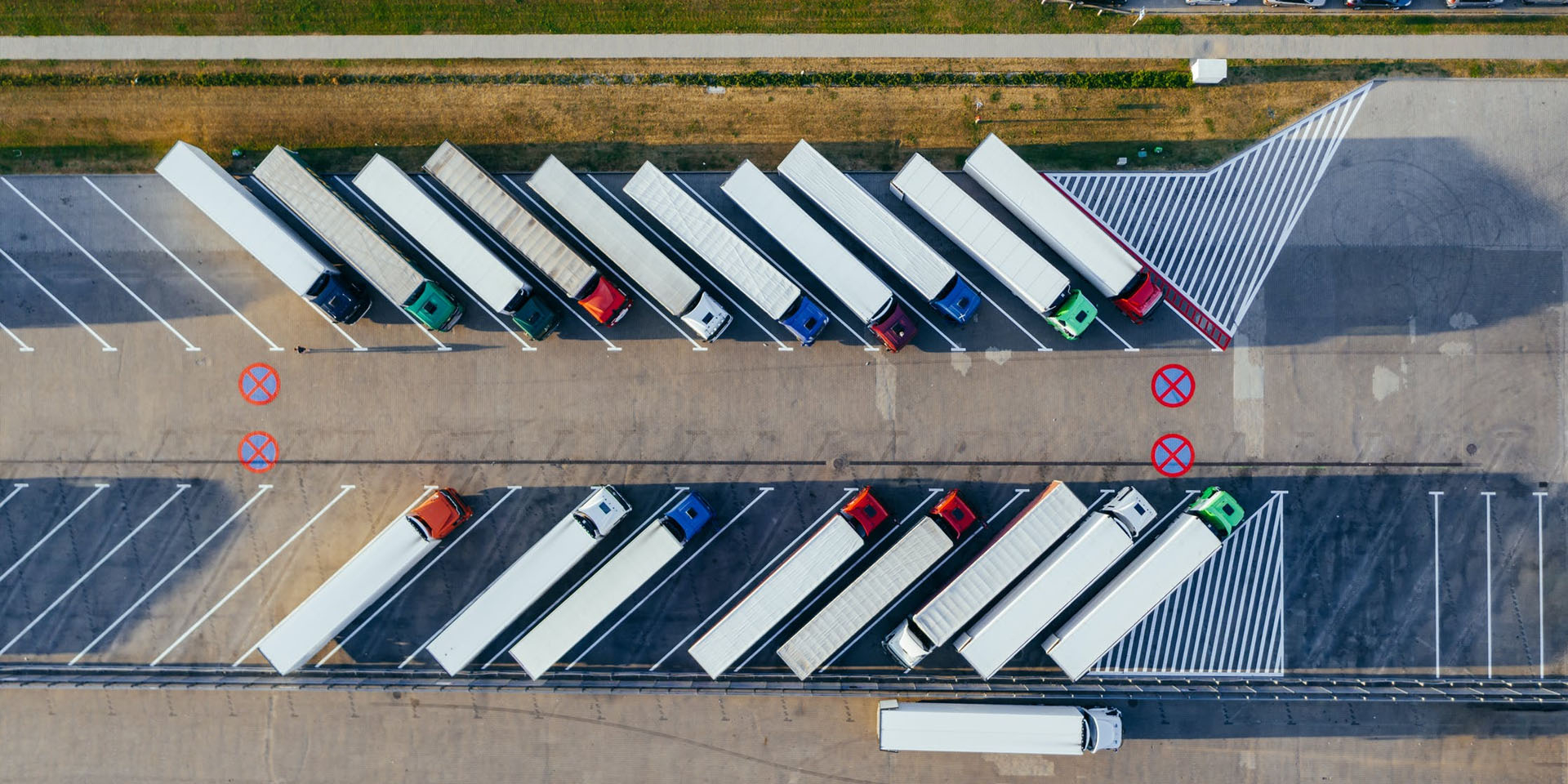 款式新颖，交货周期短