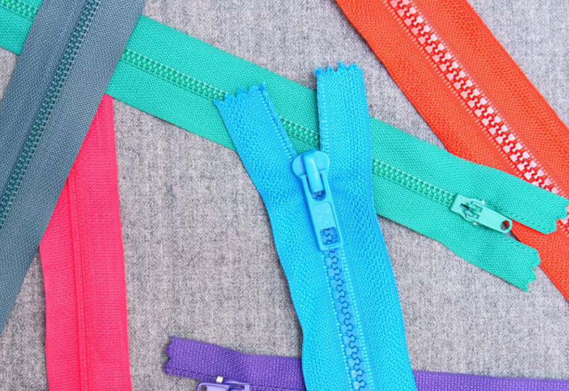 Nylon zipper features